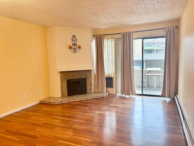 Building Photo - 1 Bedroom Condo with Underground Parking &...