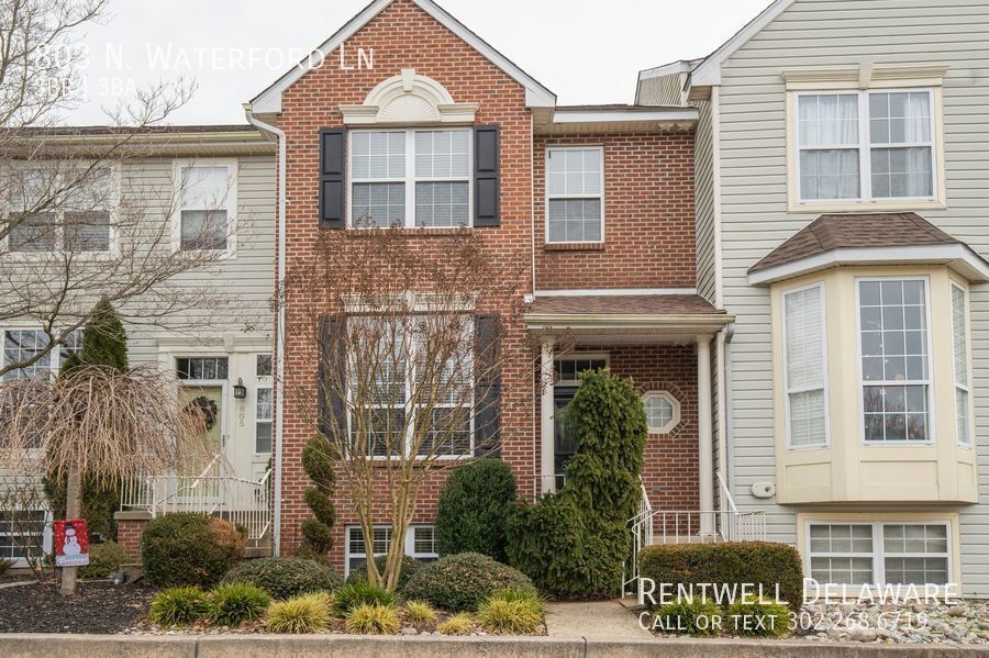 Primary Photo - 803 N Waterford Ln