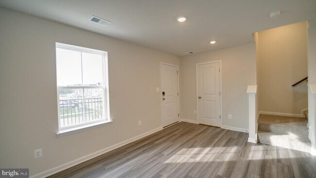 Foto del edificio - 1350 Red Clover Ln