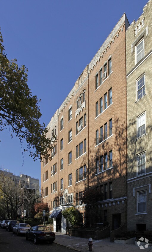 Foto del edificio - 36 Duncan Ave