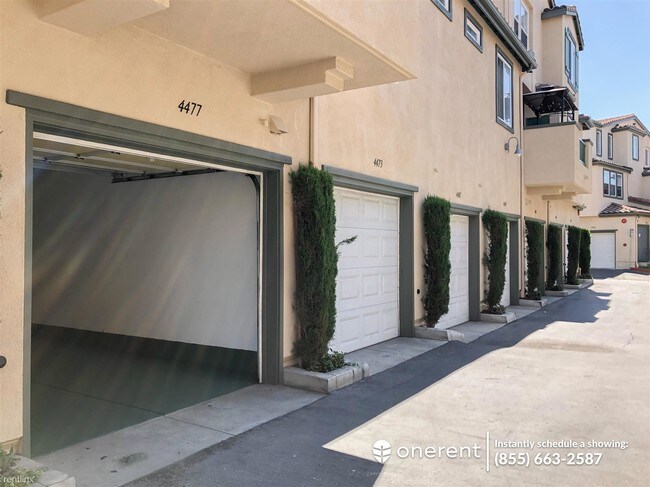Building Photo - 3 br, 2 bath Condo - 4477 Avenida Aquila -