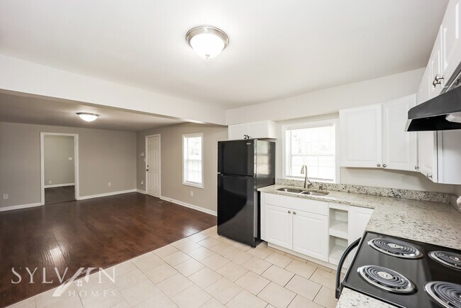 Building Photo - Live the good life in this sweet 3BR, 2BA ...