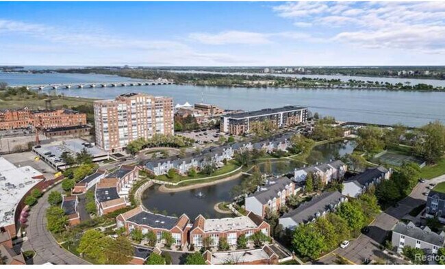 Foto del edificio - 250 E Harbortown Dr