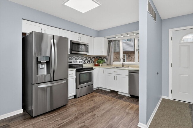 Building Photo - 14816 S Penn Rd