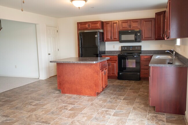 Foto del edificio - 320 Meadow View Dr