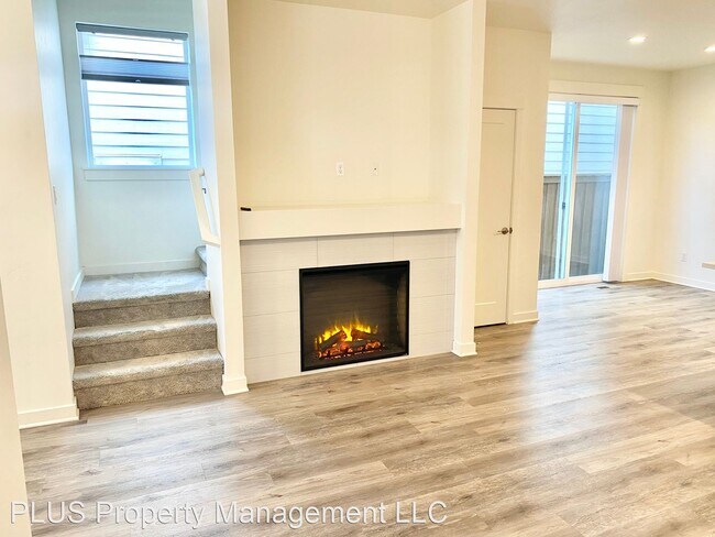 Building Photo - 3 br, 2.5 bath House - 2536 NE Purcell Blvd
