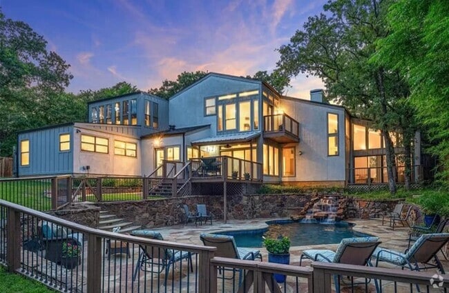 Building Photo - 2304 Wood Cliff Ct