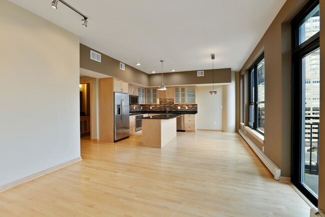 Building Photo - 740 Portland Ave