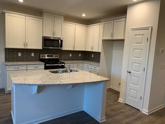Building Photo - 3450 Asbury Ln