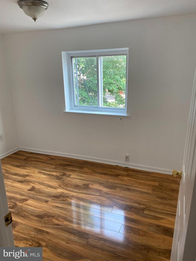 Foto del edificio - 1523 W Thompson St