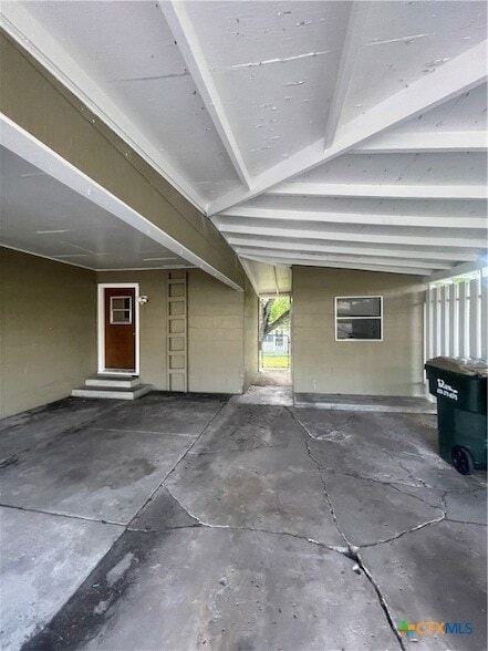 Building Photo - 210 Maurine St