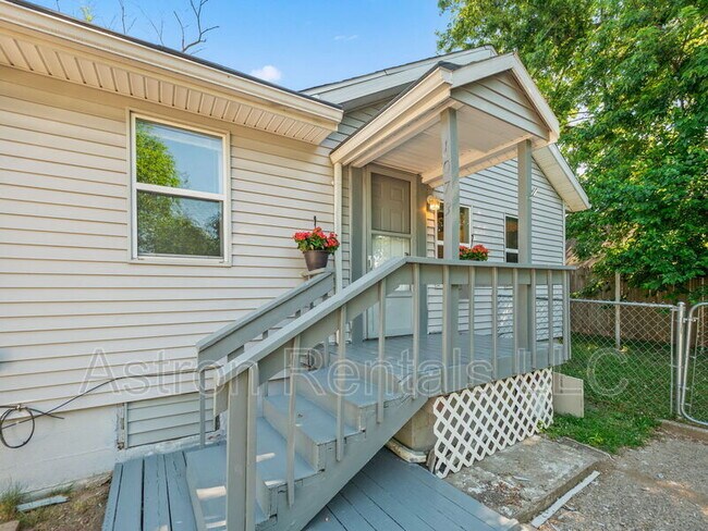 Foto del edificio - 1073 LaSalle Ave