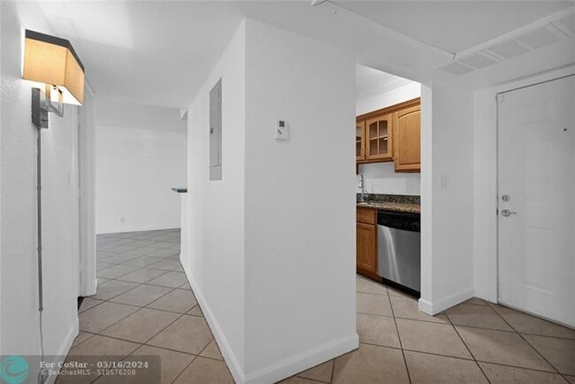 Building Photo - 1515 E Broward Blvd