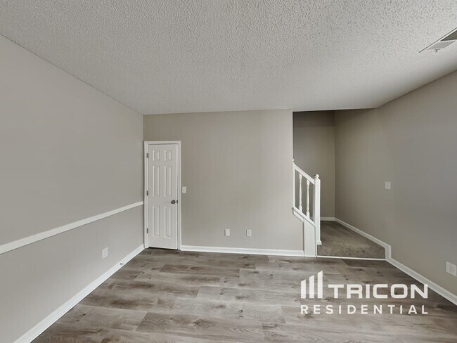 Building Photo - 413 Karli Ct