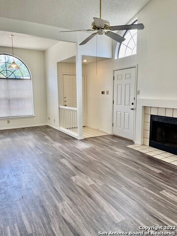 Building Photo - 9704 Valley Crest