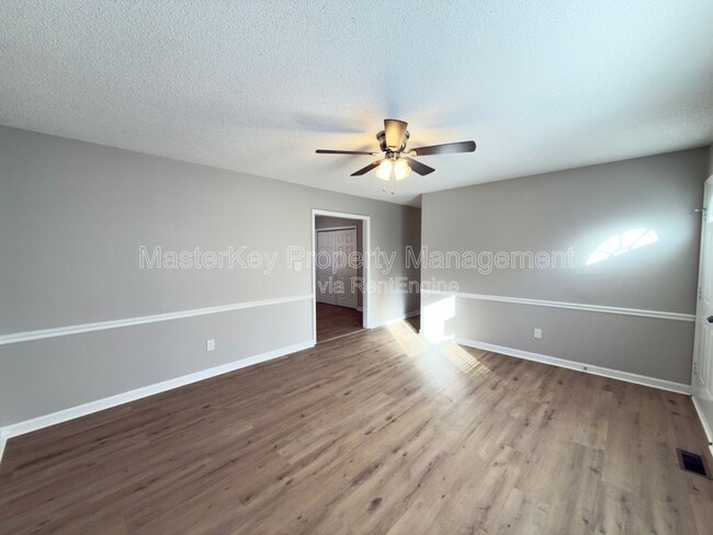 Foto del edificio - 1101 Amber Acres Ln