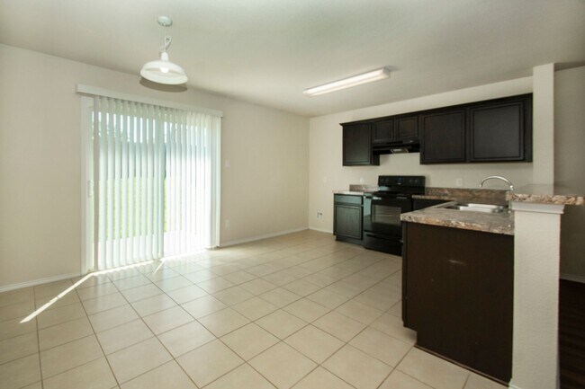 Foto del edificio - House in Sherman for Lease