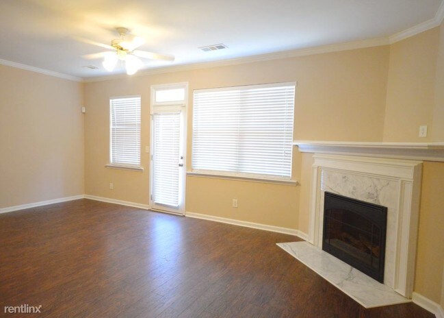 Building Photo - 3364 Estes Dr