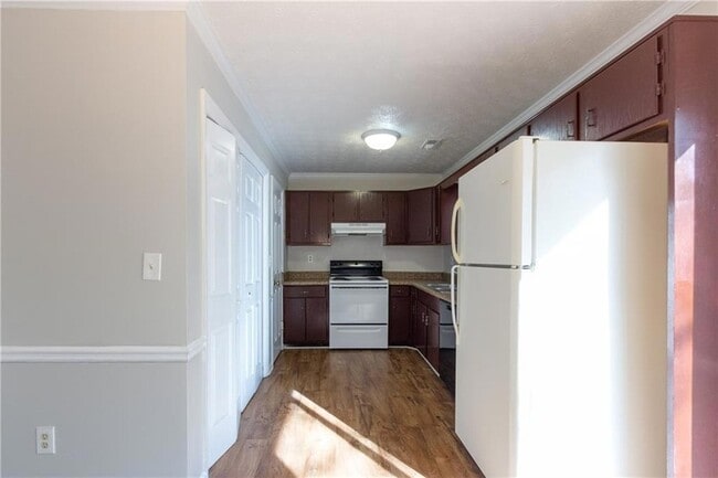 Building Photo - 141 Brownsmill Dr
