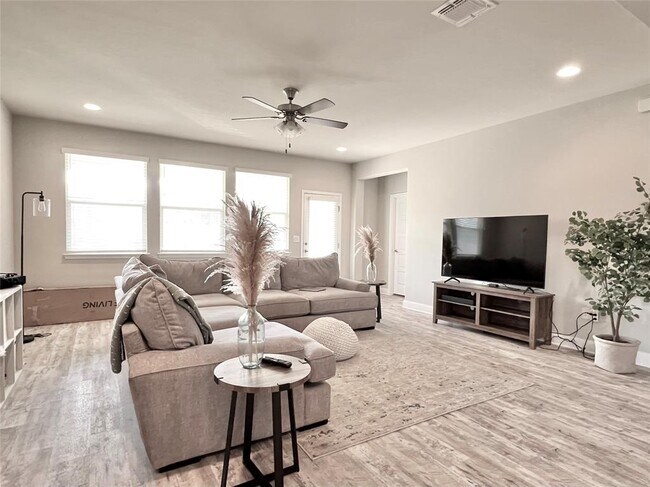 Foto del edificio - 9304 Margaret Jewel Ln