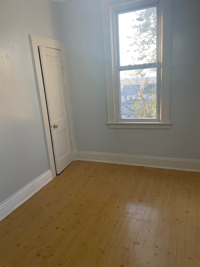 Building Photo - 8515 Smith Ave