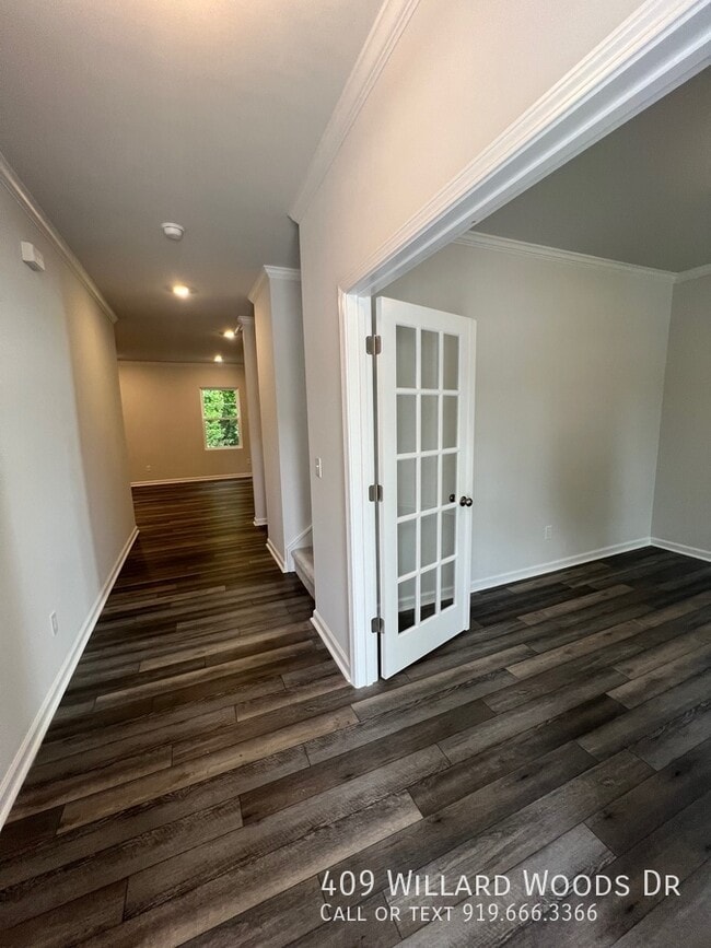 Building Photo - 409 Willard Wds Dr