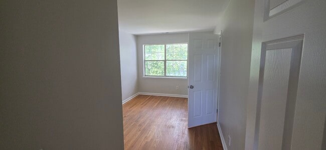 Building Photo - 769 Sylvan Ave