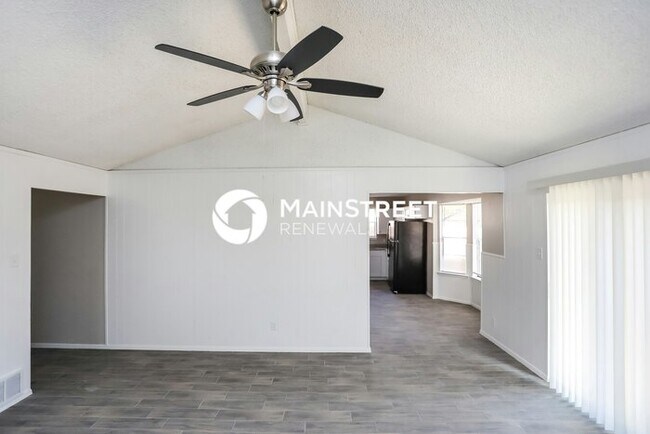 Foto del edificio - 3 Bedroom Pet-Friendly Home in WATAUGA, TX...