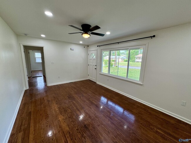 Building Photo - 3207 Searcy Dr NW