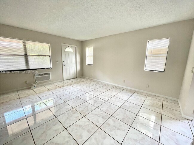 Foto del edificio - 247 SW 7th St