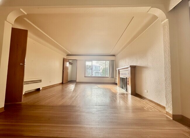 Photo du bâtiment - 473 E 54th Ave