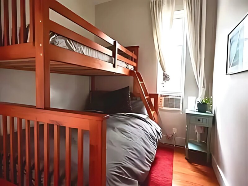 Foto principal - 366 E 26th St