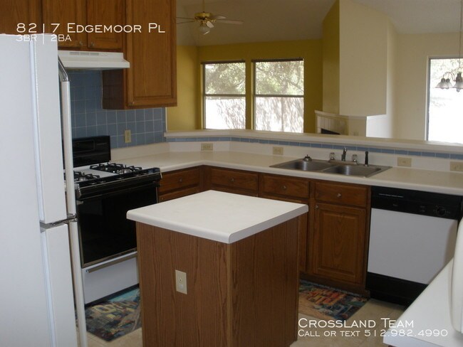 Building Photo - 8217 Edgemoor Pl