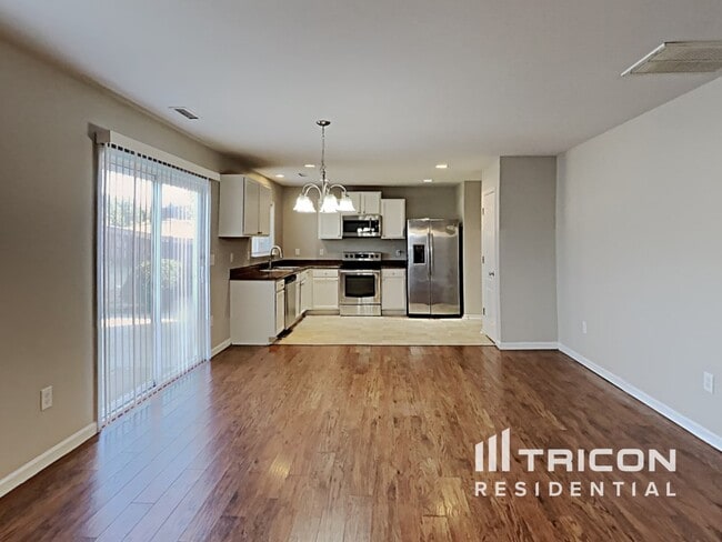 Foto del edificio - 114 Yarmouth Dr
