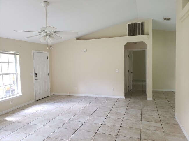 Building Photo - 6682 Hemlock Rd