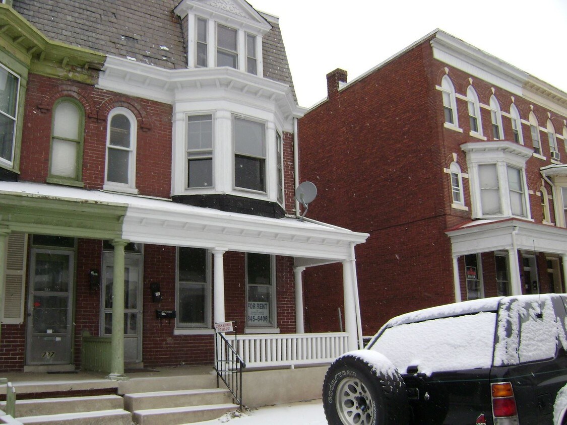 Primary Photo - 735 W Poplar St