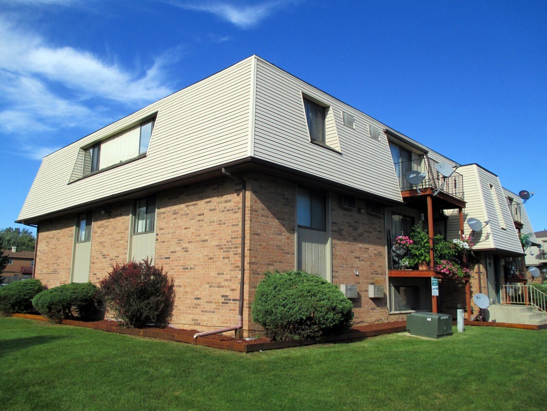 Foto del edificio - 518 E Bellarmine Dr