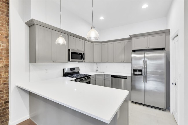 Building Photo - 2412 Palisade Ave