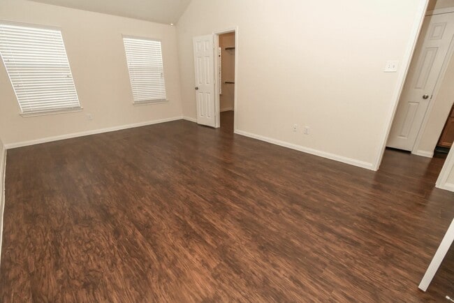 Building Photo - 40 Santa Barbara Dr