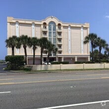 Building Photo - 735 N Hwy A1A