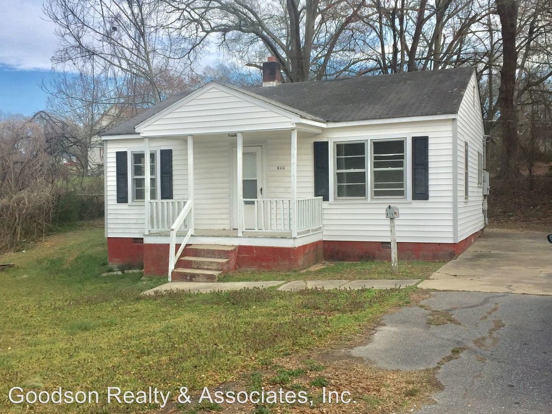 Primary Photo - 2 br, 1 bath House - 615 Riverside Drive