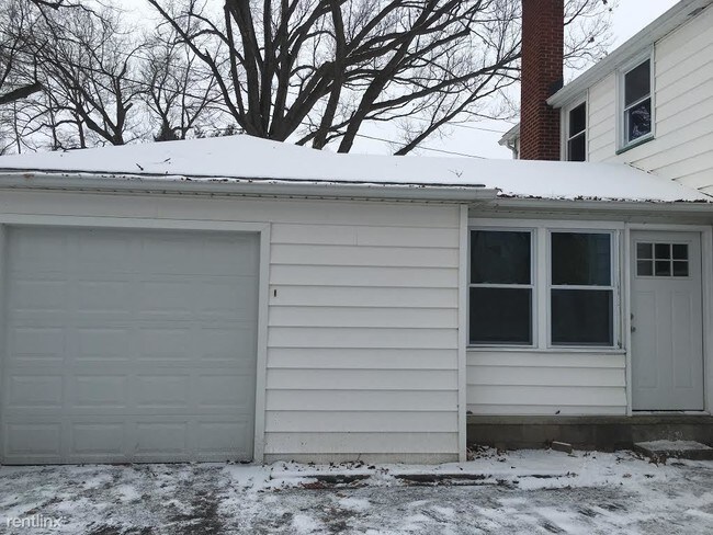 Building Photo - 97 Owaissa Dr
