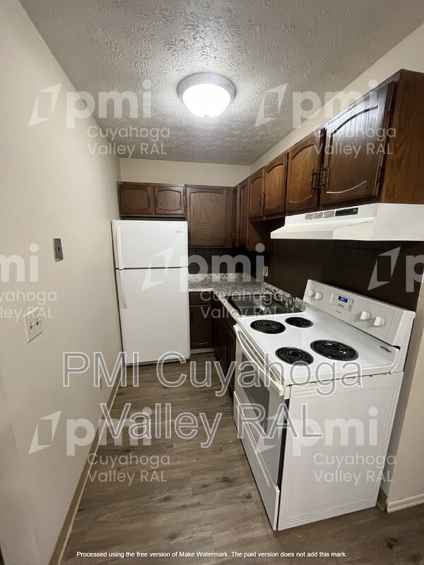 Foto del edificio - 1566 Coventry St