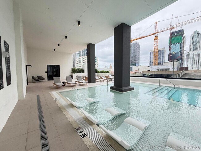 Foto del edificio - 225 N Miami Ave