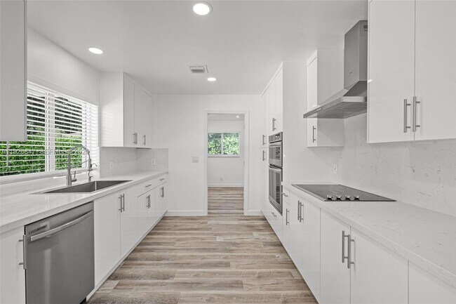 Foto del edificio - 14330 SW 16th St