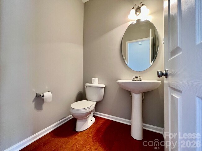 Foto del edificio - 10311 Dominion Village Dr