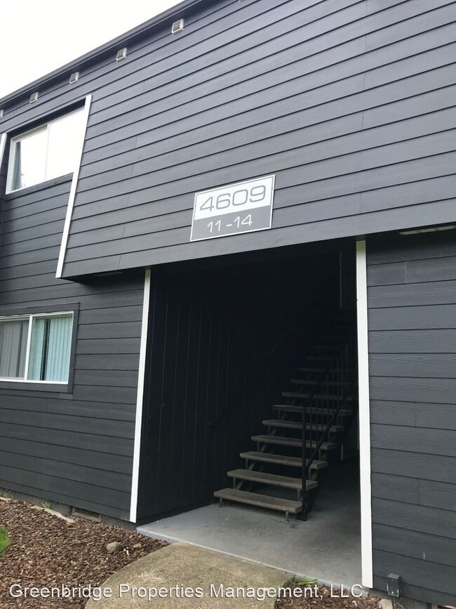 Building Photo - 4605-4609 NE Killingsworth St