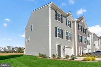 Building Photo - 162 Cooperage Rd