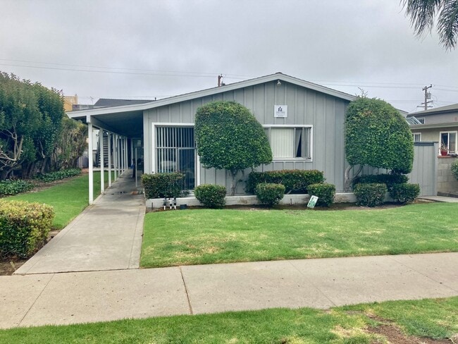 Building Photo - 1 Bed/1 Bath Pacific Beach