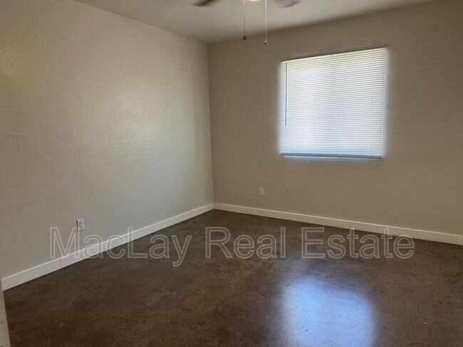 Foto del edificio - 2918 E Roeser Rd
